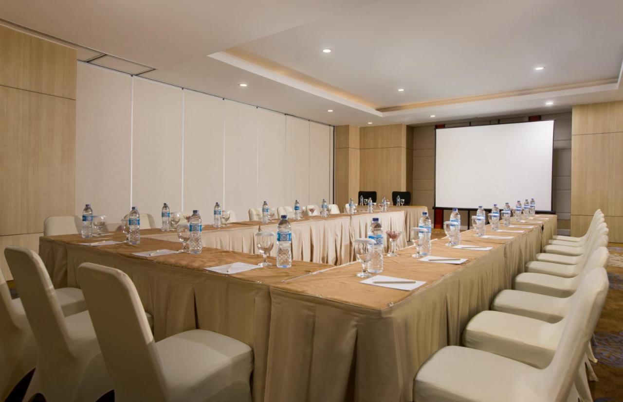 Hotel Santika Mega City Bekasi Exterior foto