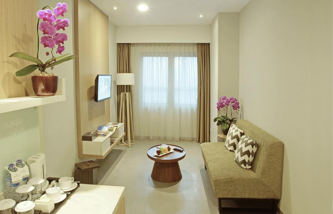 Hotel Santika Mega City Bekasi Exterior foto