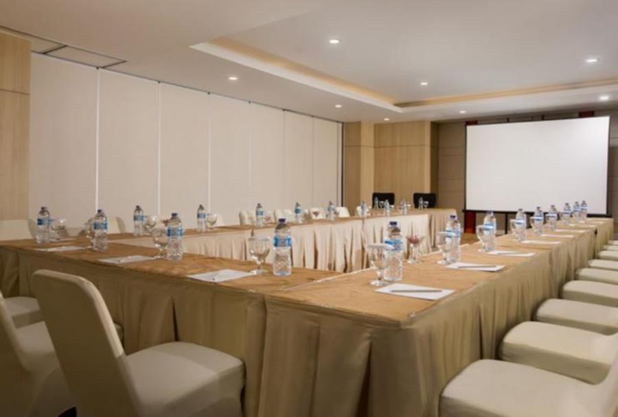 Hotel Santika Mega City Bekasi Exterior foto